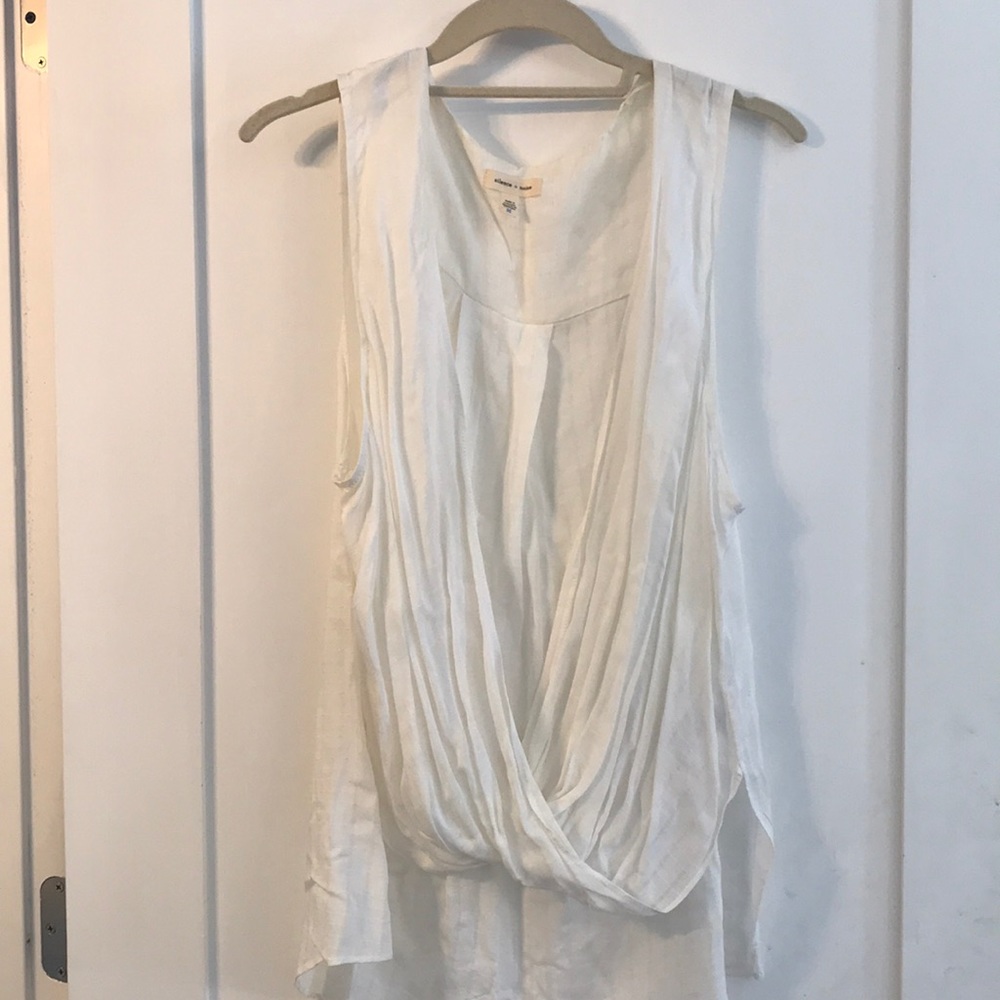 Twist front top